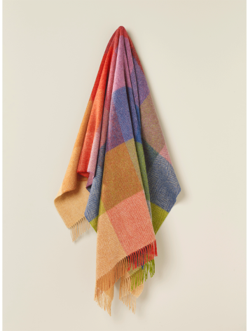 Rosemill - Harland design throw in sunset colour.