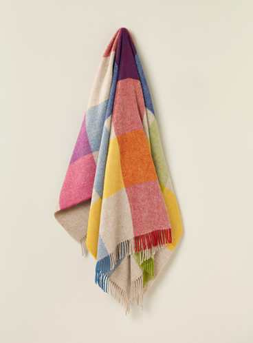 Harland design Pure New Wool throw in Multicolour.